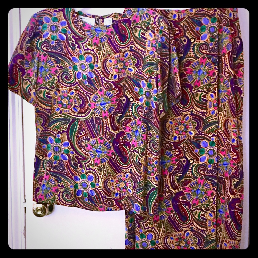 Papagallo silk paisley jewel blouse and skirt